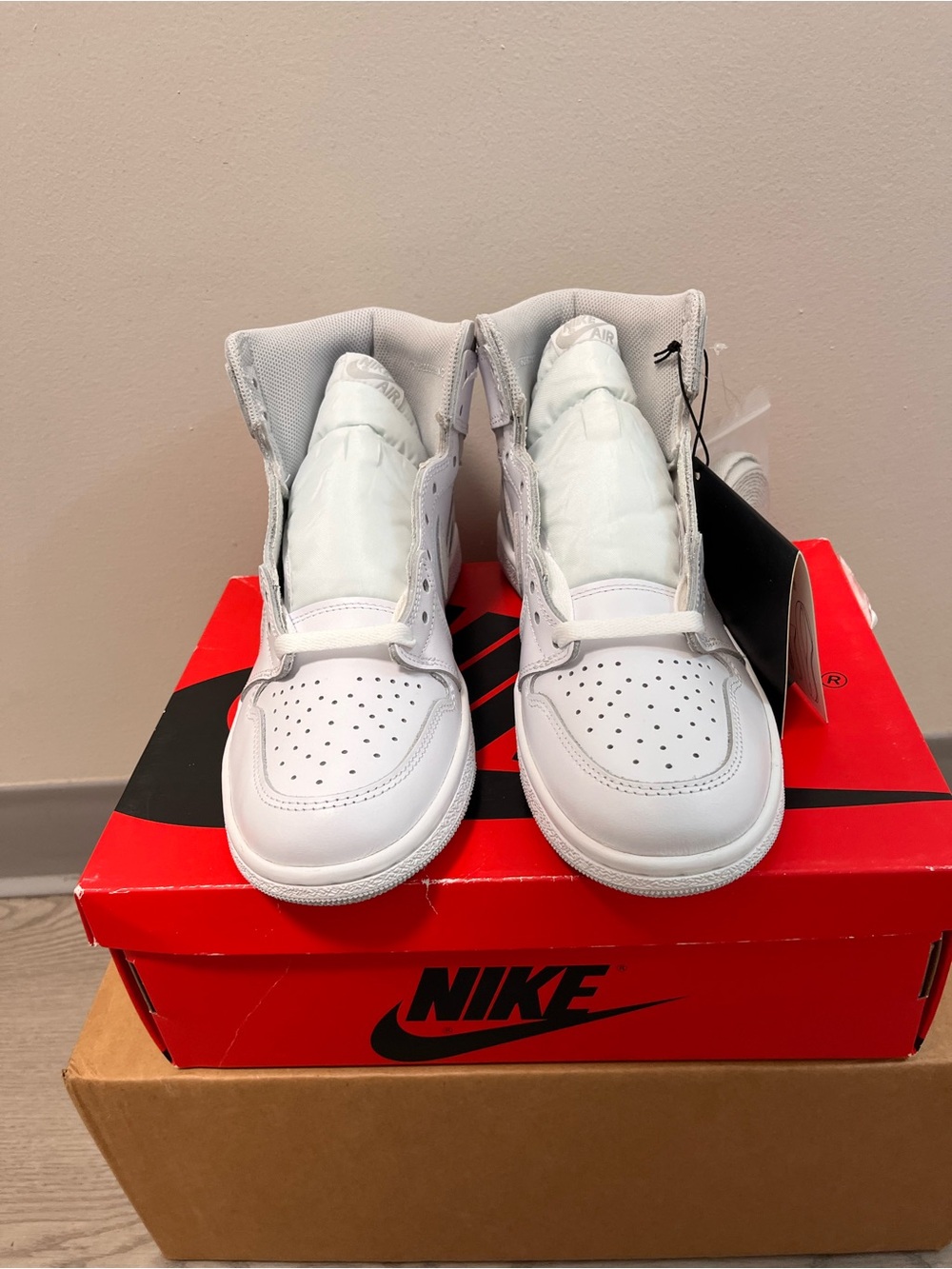 Air Jordan 1 Retro High '85 OG "Neutral Grey" - Picture 7 of 7